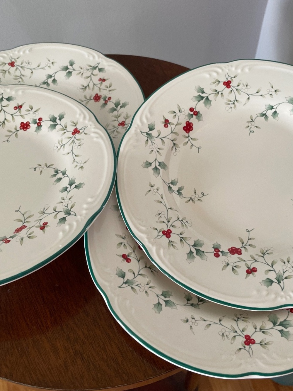 Pfaltzgraff Winterberry stoneware dinner plate with holly and berry motif., FOUR